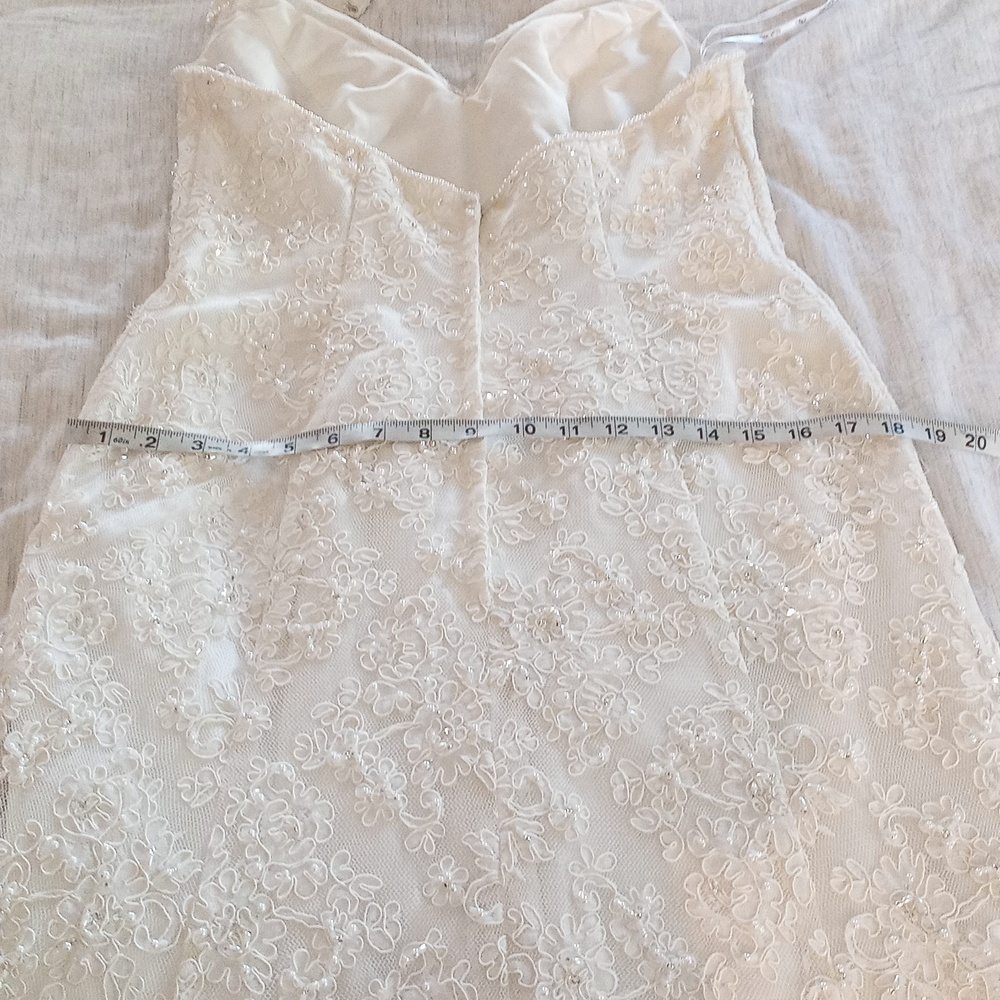 David's Bridal Ivory Halter Beaded Lace Gown By Sue Wong Size 8 - Picture 13 of 16